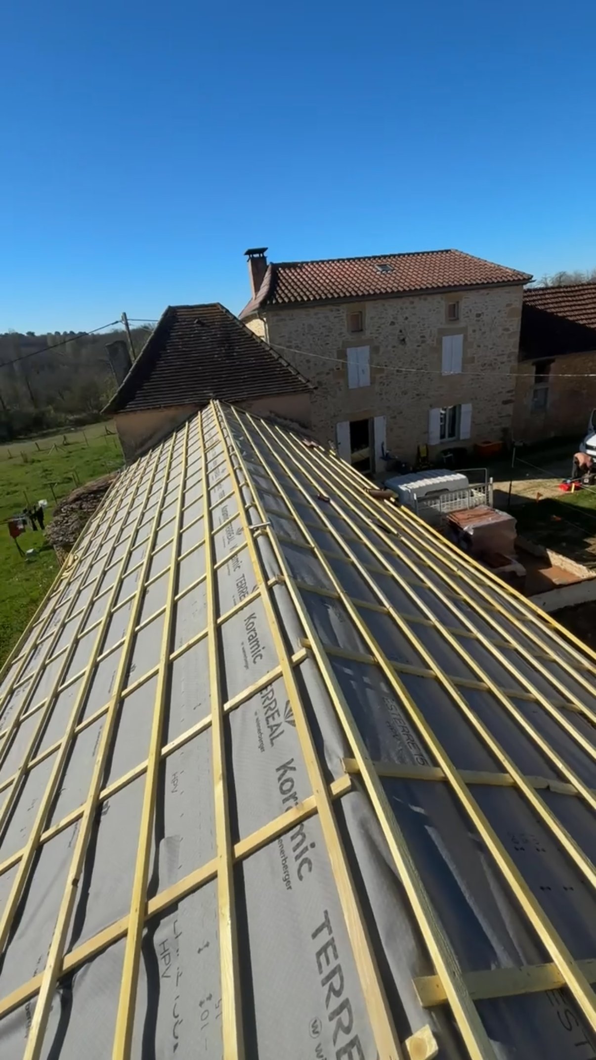 Charpente toiture vue du haut Dordogne
